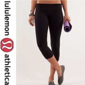 Lululemon Black Wunder Under 21" Cropped Legging Womens 8